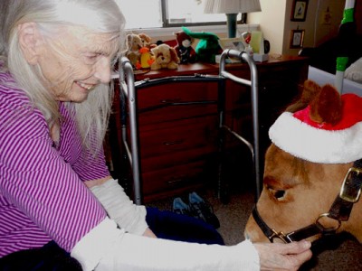 EHL Resident during animal therapy